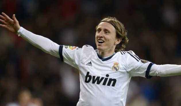 赌场“免费餐饮”的秘密：解析高含盐食物如何诱导你增加酒精消费并降低判断力。（赌场免费餐饮背后的套路：高盐食物如何让你喝更多酒、判断力更差）