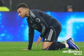 2024 赛季：道奇队山本由伸在季后赛对阵教士的生死战中投出 5 局零失分